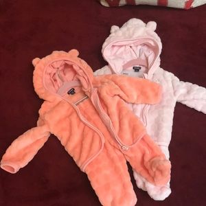 KIABI fleeced baby girl jacket and footed …